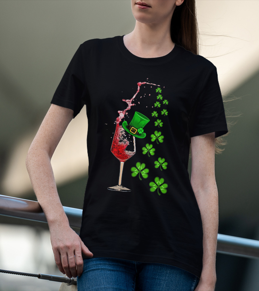 St Patricks Day Wine Glass Splash With Shamrocks And Top Hat T-Shirt