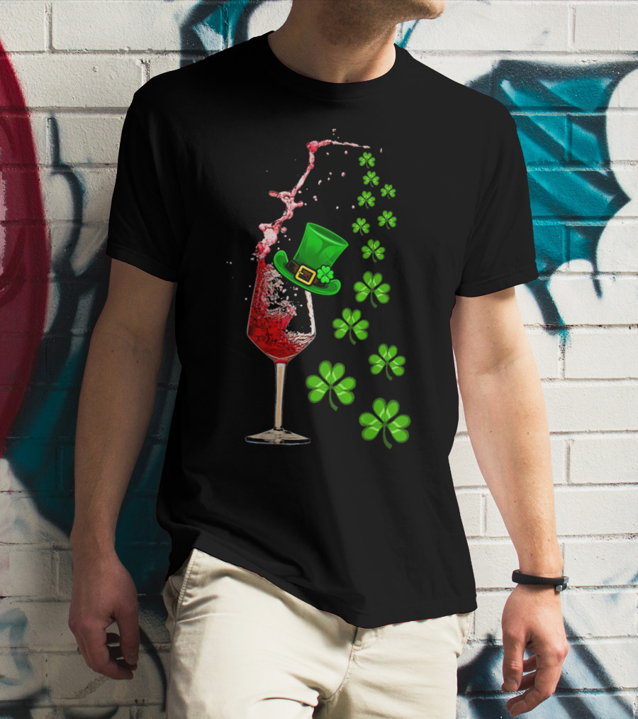 St Patricks Day Wine Glass Splash With Shamrocks And Top Hat T-Shirt