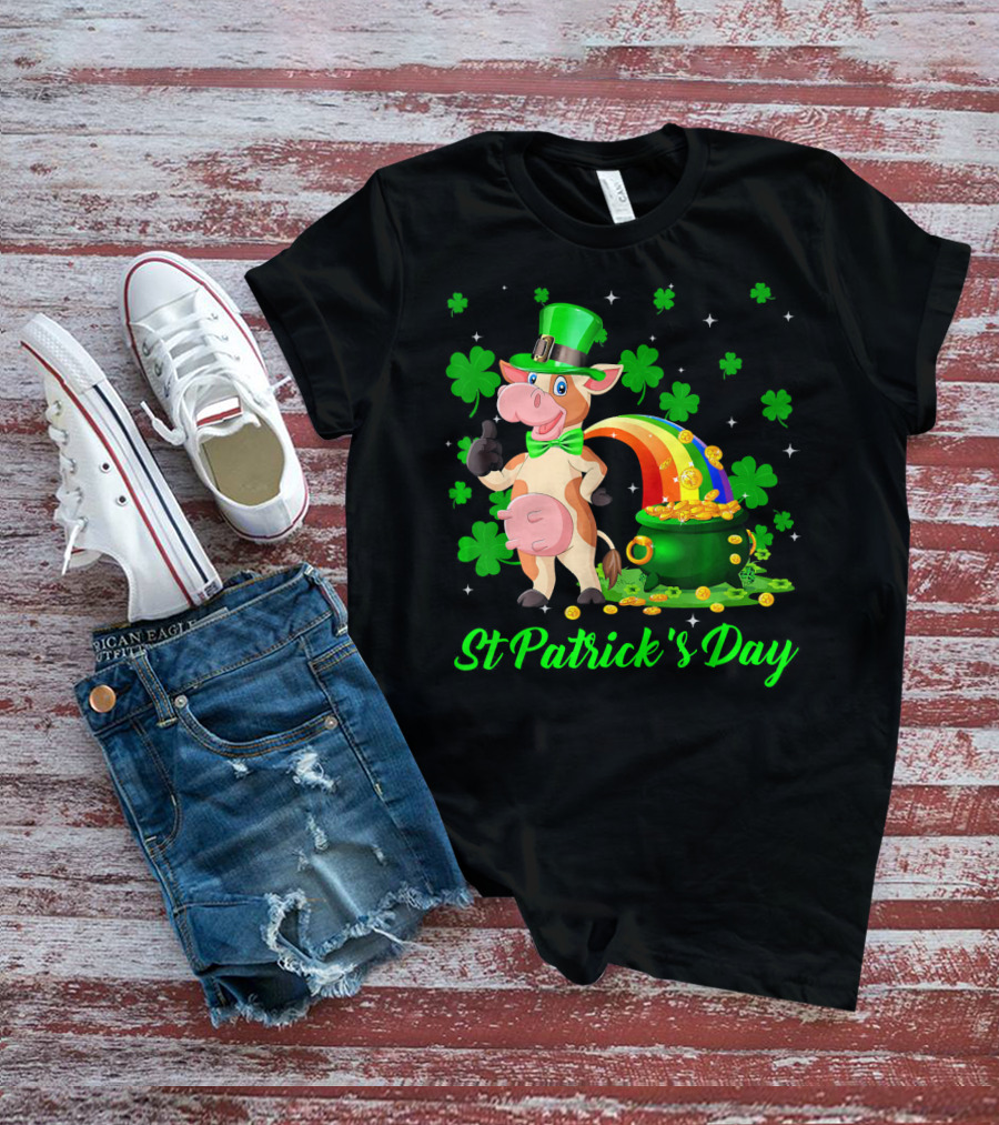 Leprechaun Cow Shamrock St Patrick's Day Rainbow Pot Of Gold T-Shirt
