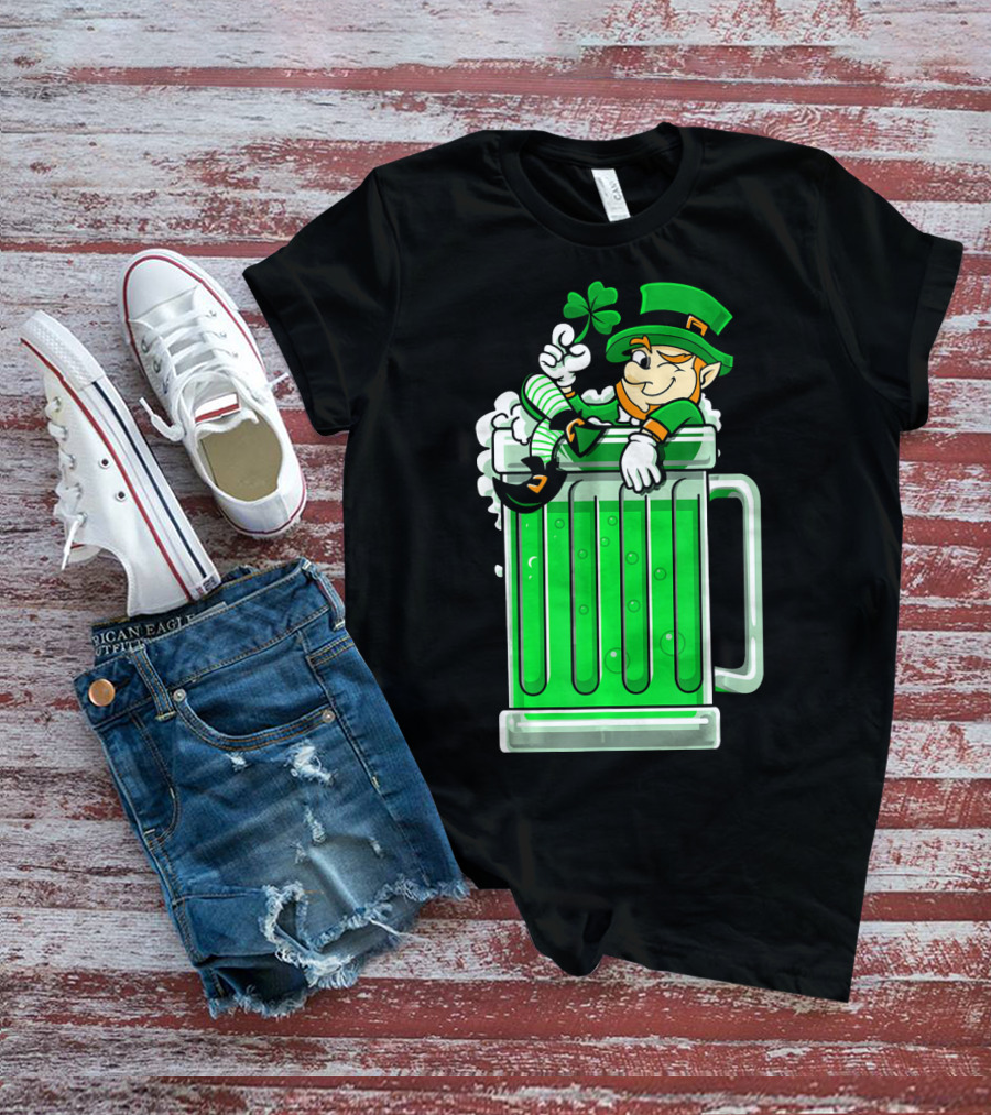 St Patricks Day Drinking Green Beer Leprechaun Shamrock T-Shirt