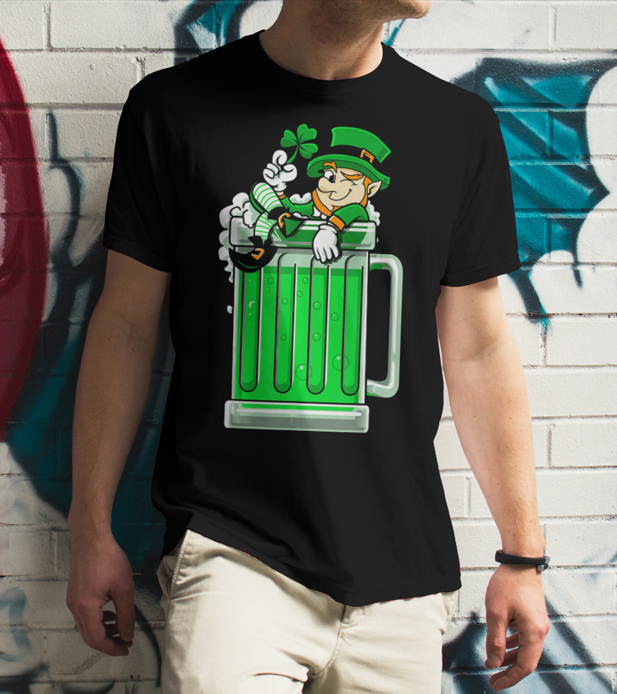 St Patricks Day Drinking Green Beer Leprechaun Shamrock T-Shirt