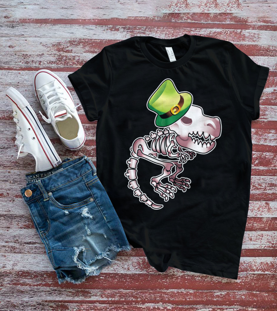 T Rex Dinosaur Skeleton With Green Leprechaun Hat T-Shirt