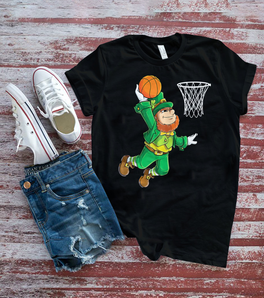 Leprechaun Basketball Dunk St Patrick's Day T-Shirt