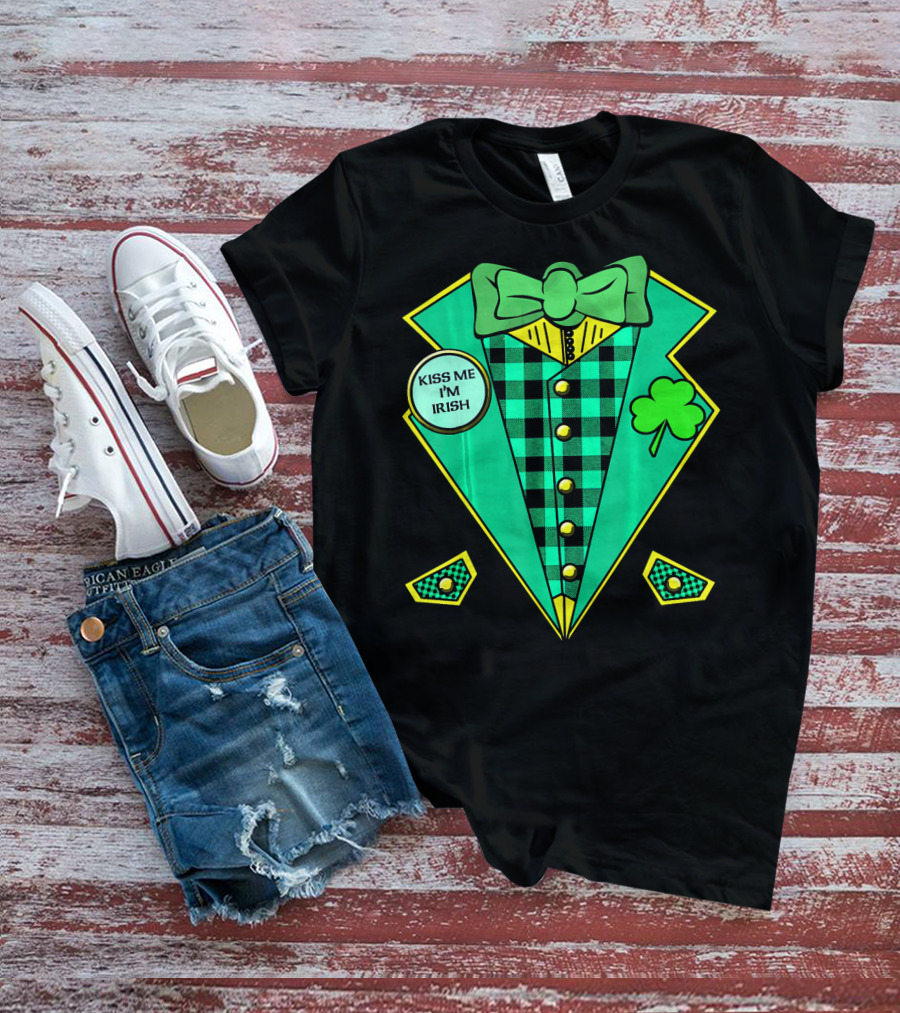 Kiss Me I'm Irish Leprechaun Costume Look With Bow Tie And Shamrock T-Shirt