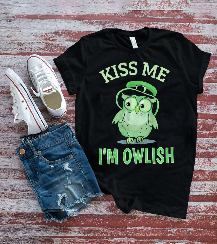 Kiss Me I'm Owlish Irish Owl With Leprechaun Hat T-Shirt