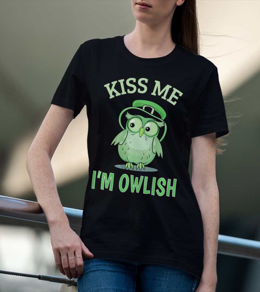 Kiss Me I'm Owlish Irish Owl With Leprechaun Hat T-Shirt