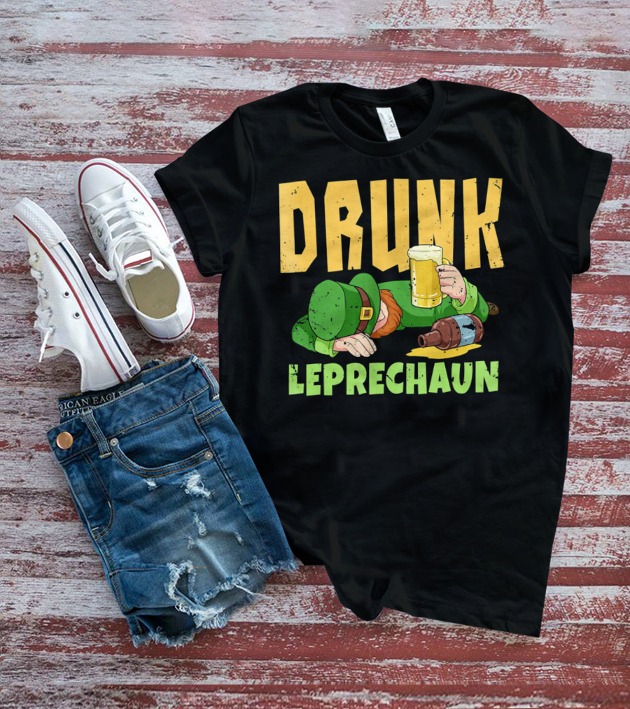 Drunk Leprechaun Holding Beer Mug And Whiskey Bottle T-Shirt