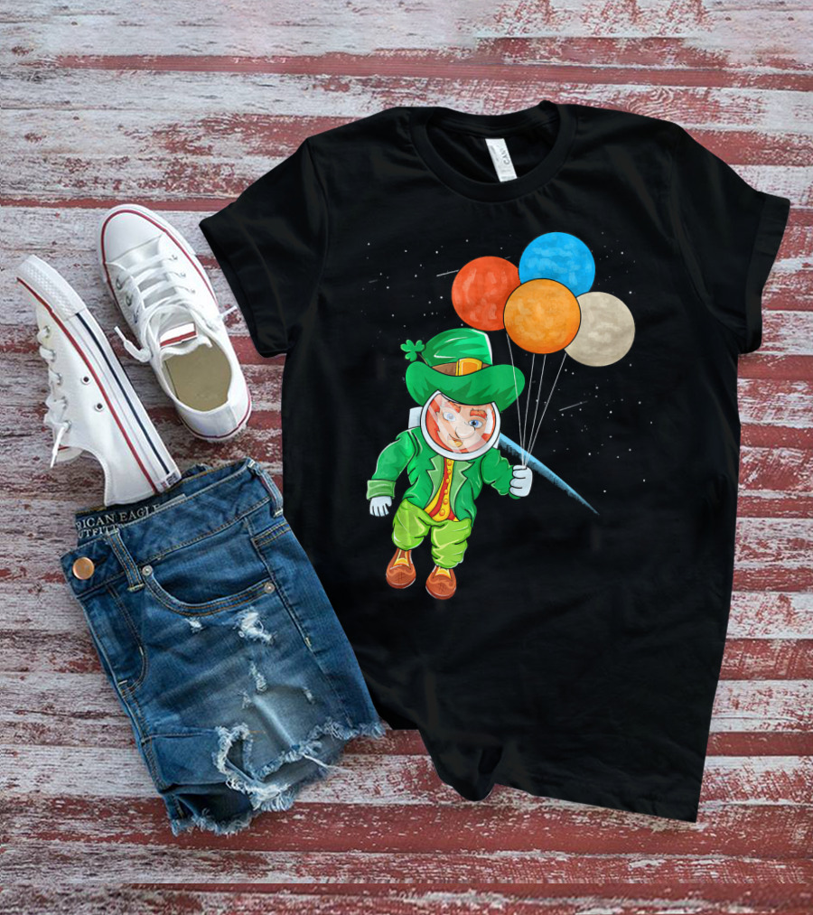 Leprechaun In Space St Patrick's Day Astronaut With Colorful Balloons T-Shirt
