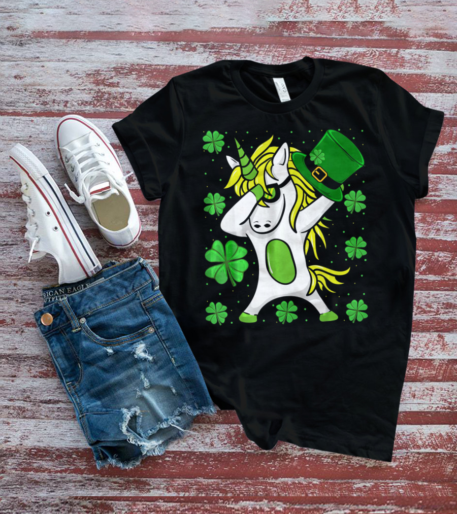 Funny Irish St Patricks Day Unicorn With Leprechaun Hat And Shamrocks T-Shirt
