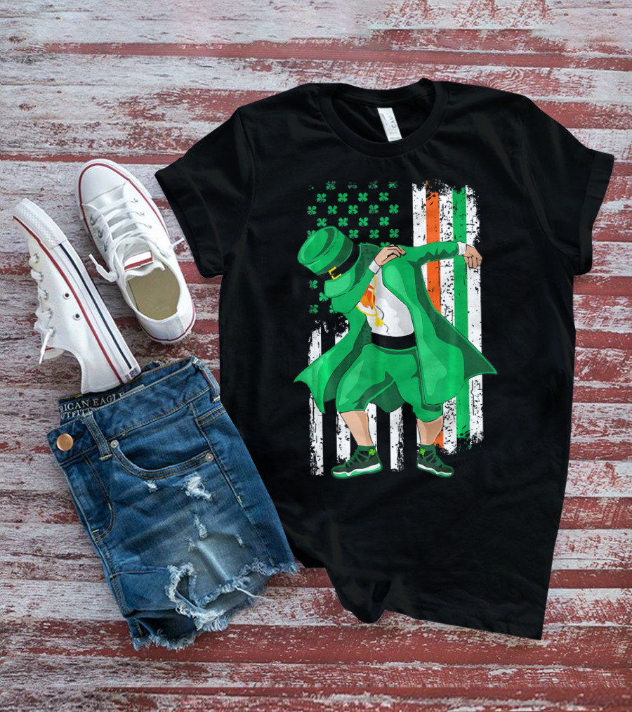 Dabbing Leprechaun With Shamrock And Irish American Flag Background T-Shirt