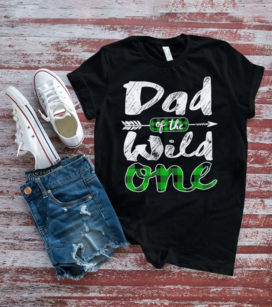Dad Of The Wild One Irish Green Arrow Plaid T-Shirt