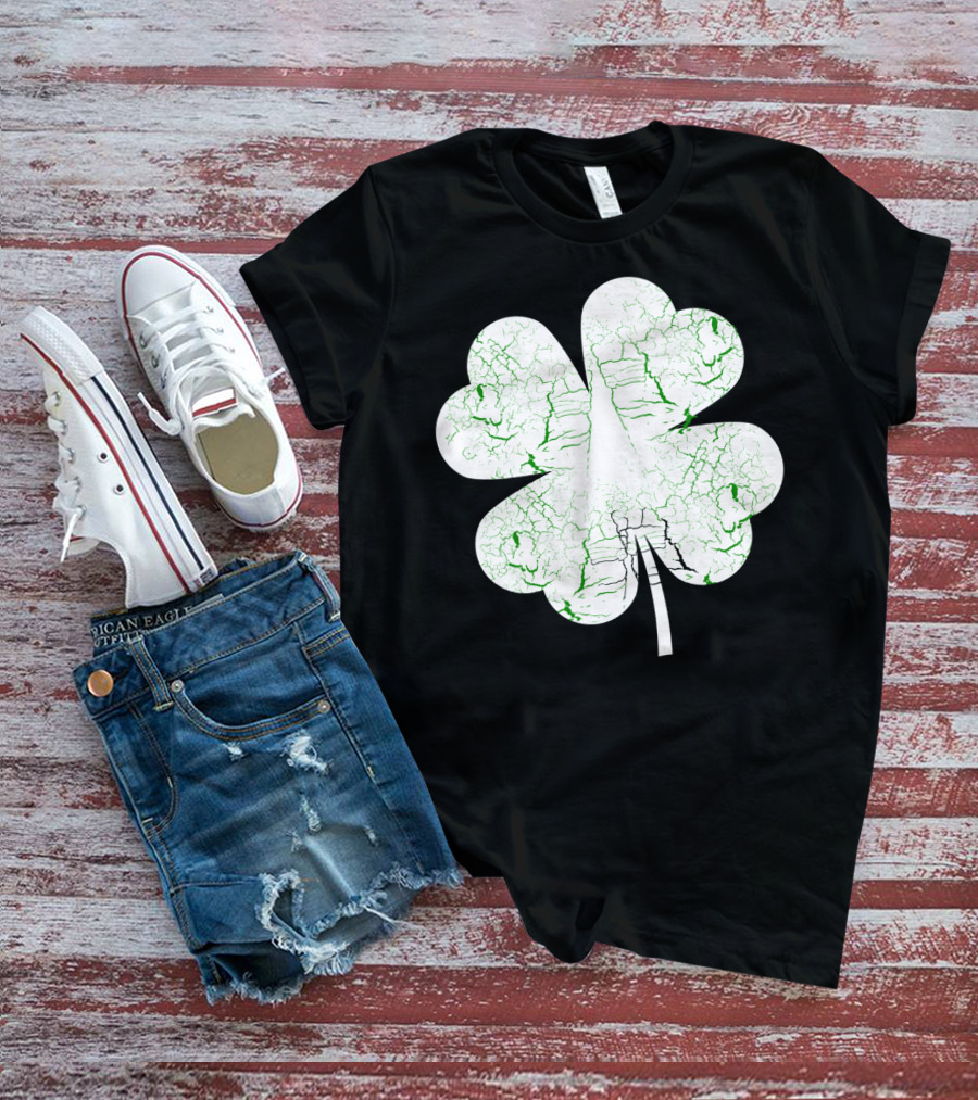Distressed Green Textured Four Leaf Clover Luck T-Shirt