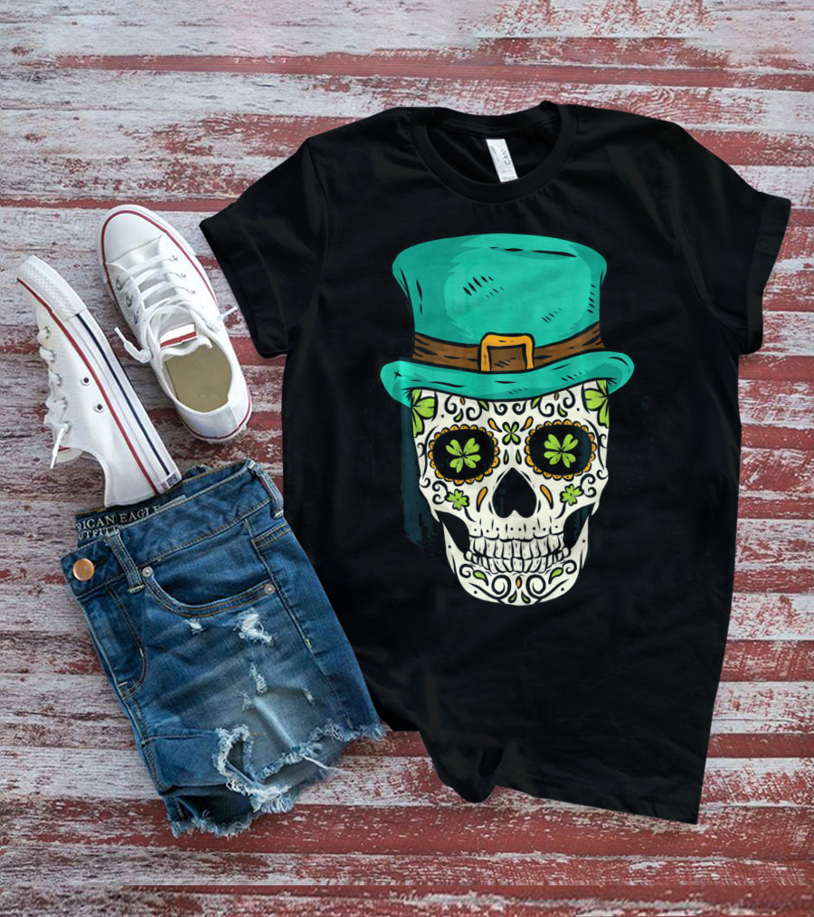 Lucky St. Patrick's Day Green Irish Skull With Celtic Shamrocks And Top Hat T-Shirt