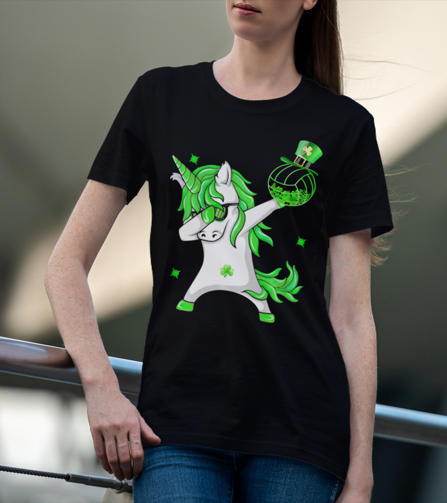 Happy St Patricks Day Dabbing Unicorn With Shamrock Hat And Green Hair T-Shirt