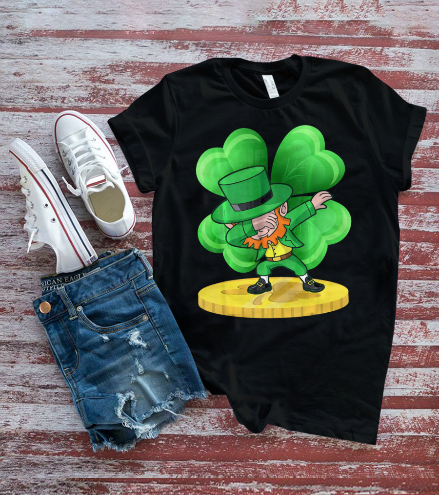 Irish St Patricks Day Dabbing Leprechaun On Shamrock Coin T-Shirt