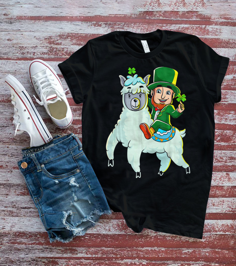Leprechaun Riding Llama Clover Hat Green Suit Cartoon T-Shirt
