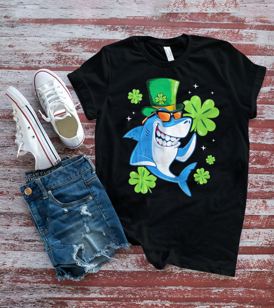 St Patricks Day Shamrock Paddy Shark Top Hat Dancing With Four-Leaf Clovers T-Shirt