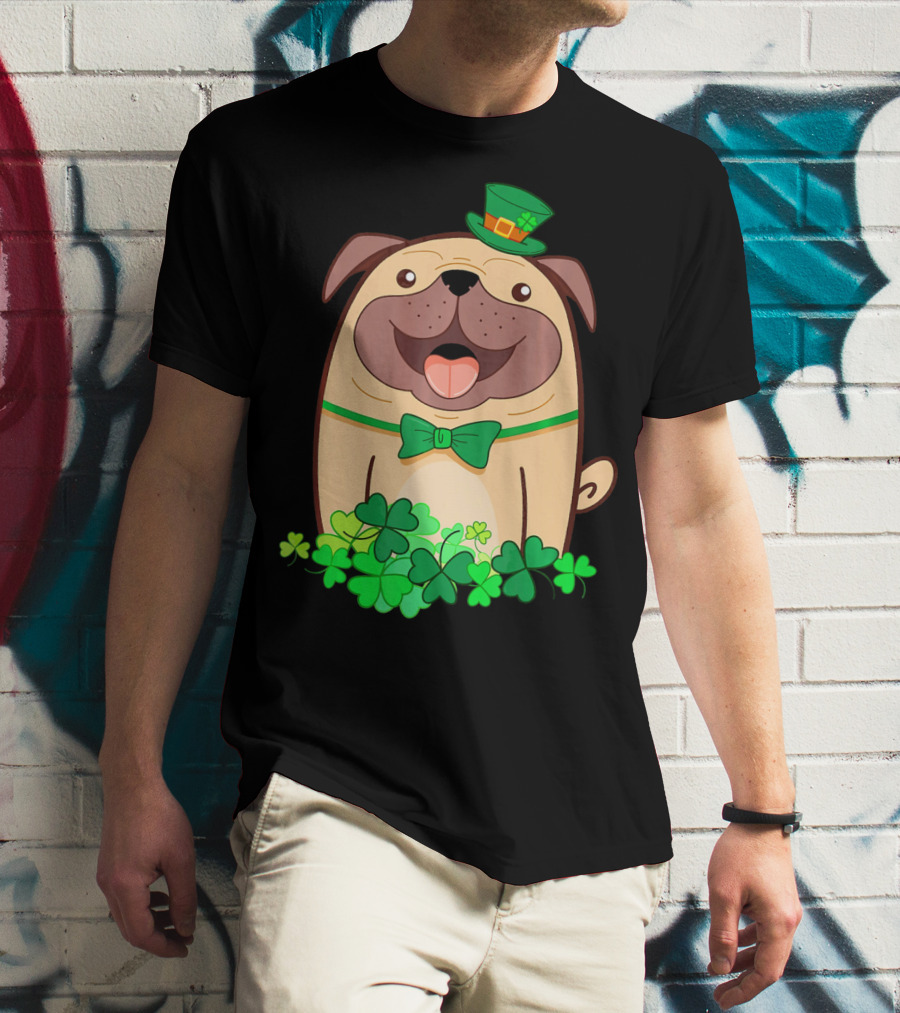 Cute Pug With Leprechaun Hat And Shamrocks T-Shirt