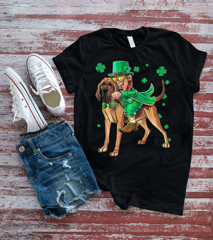 Leprechaun Riding Bloodhound Shamrock St. Patrick's Day T-Shirt