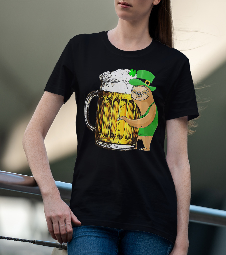 St Patricks Sloth Leprechaun With Beer Mug T-Shirt