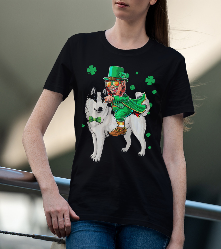 Leprechaun Riding Siberian Husky With Shamrock Bow Tie And Clover Background T-Shirt