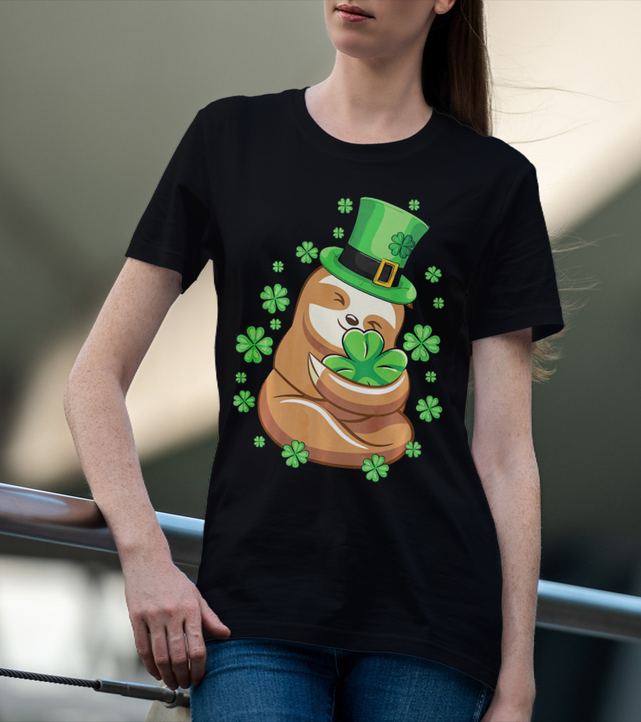 Lucky Sloth St Patricks Day Leprechaun With Shamrocks And Green Hat T-Shirt