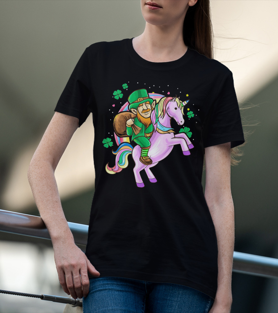 Mens Funny St Patricks Day Leprechaun Riding Unicorn With Shamrocks T-Shirt