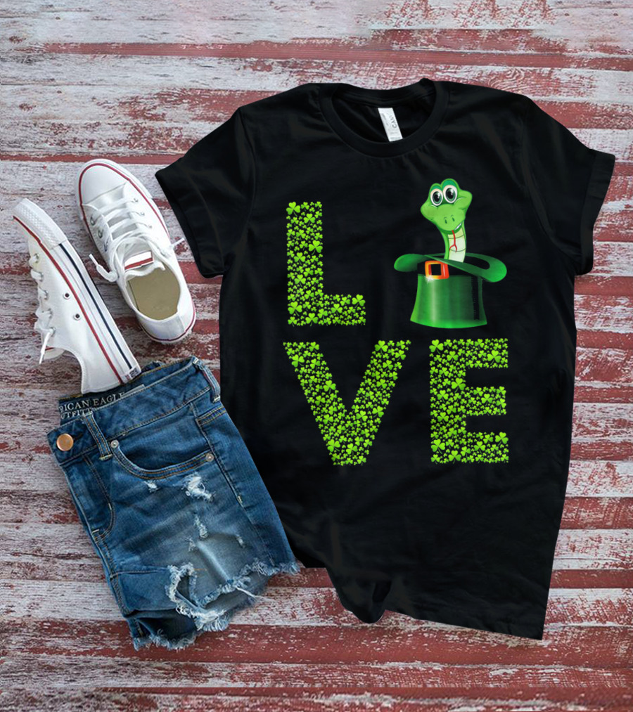 Love Snake St Patricks Day Shamrock Hat T-Shirt