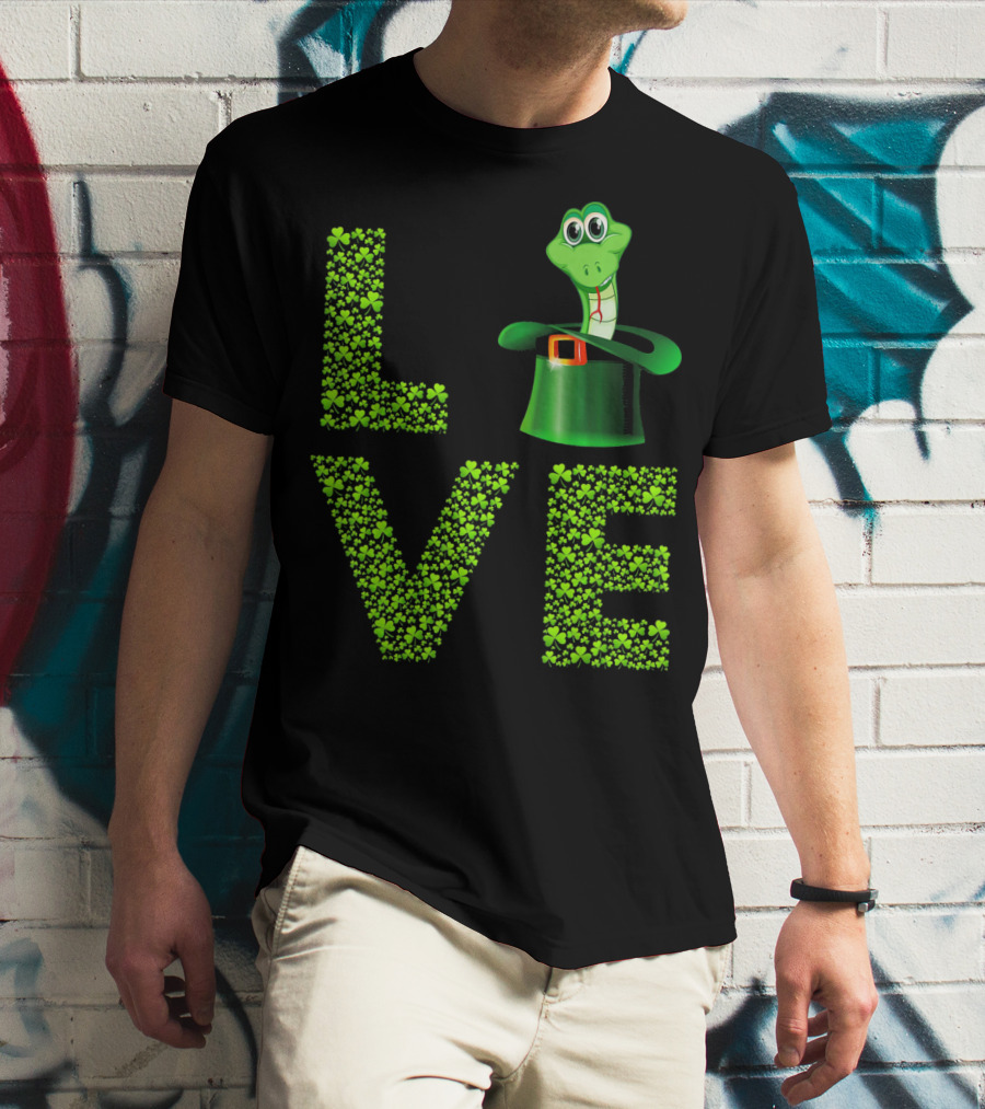 Love Snake St Patricks Day Shamrock Hat T-Shirt