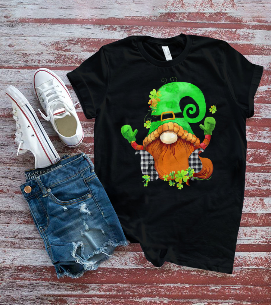St. Patricks Day Leprechaun Gnome With Shamrock And Green Hat T-Shirt
