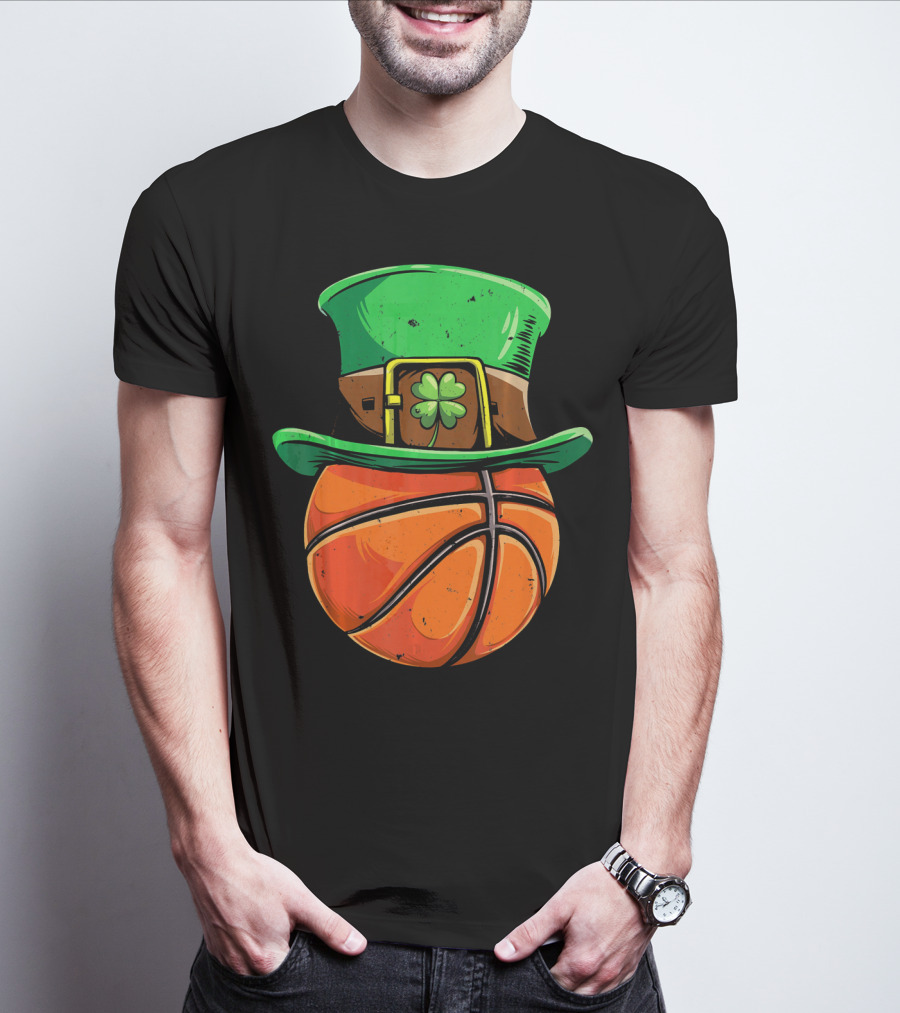 Basketball Hat Clover球 Irish Charm T-Shirt