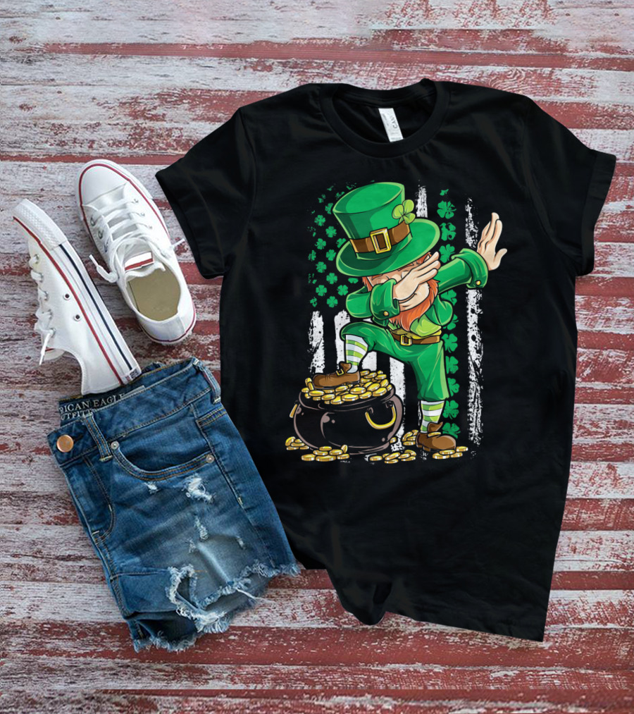 Dabbing Leprechaun With Shamrocks And Gold Coins Irish American T-Shirt