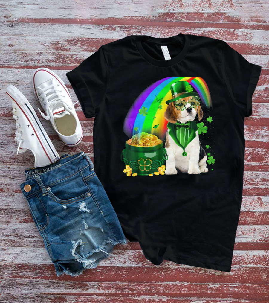 Beagle Dog Rainbow Leprechaun Hat Shamrock Coin Pot T-Shirt
