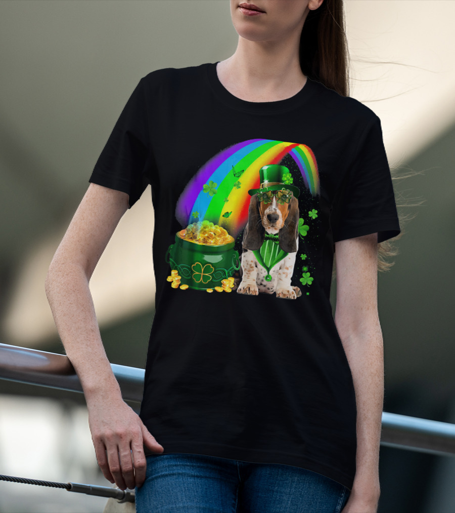 Basset Hound With Leprechaun Hat Rainbow And Pot Of Gold T-Shirt