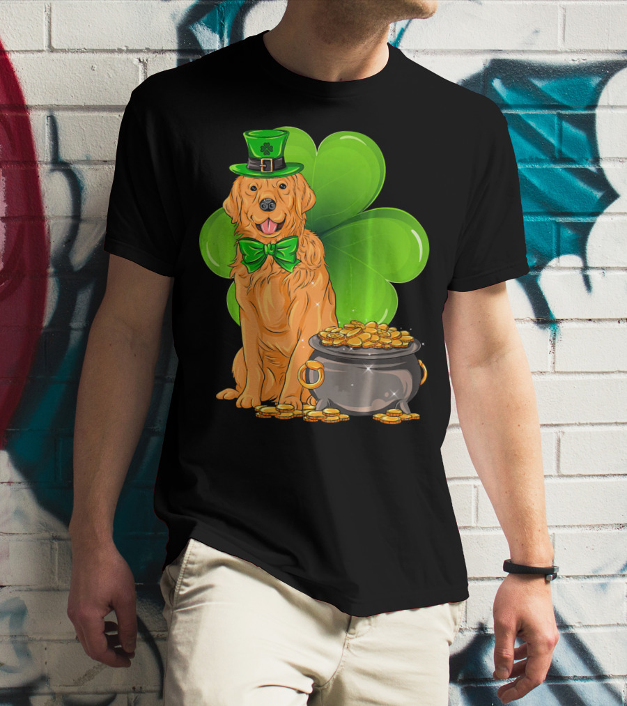 Golden Retriever St Patricks Day Leprechaun With Shamrock And Pot Of Gold T-Shirt