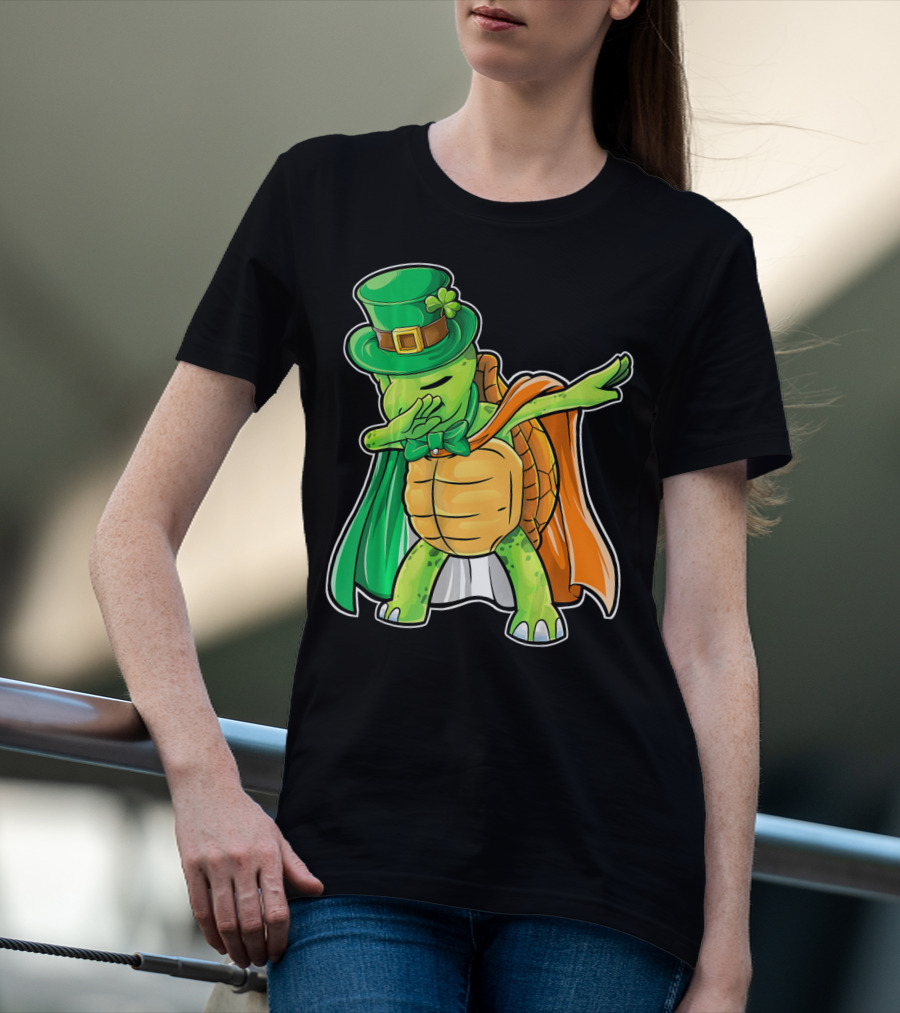 St. Patrick's Day Dabbing Turtle In Leprechaun Hat And Cape T-Shirt