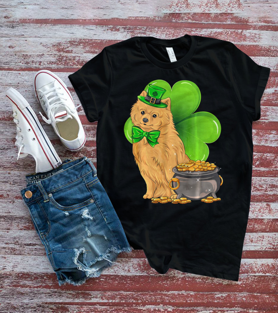 Pomeranian St Patricks Day Leprechaun Dog With Pot Of Gold And Clover T-Shirt