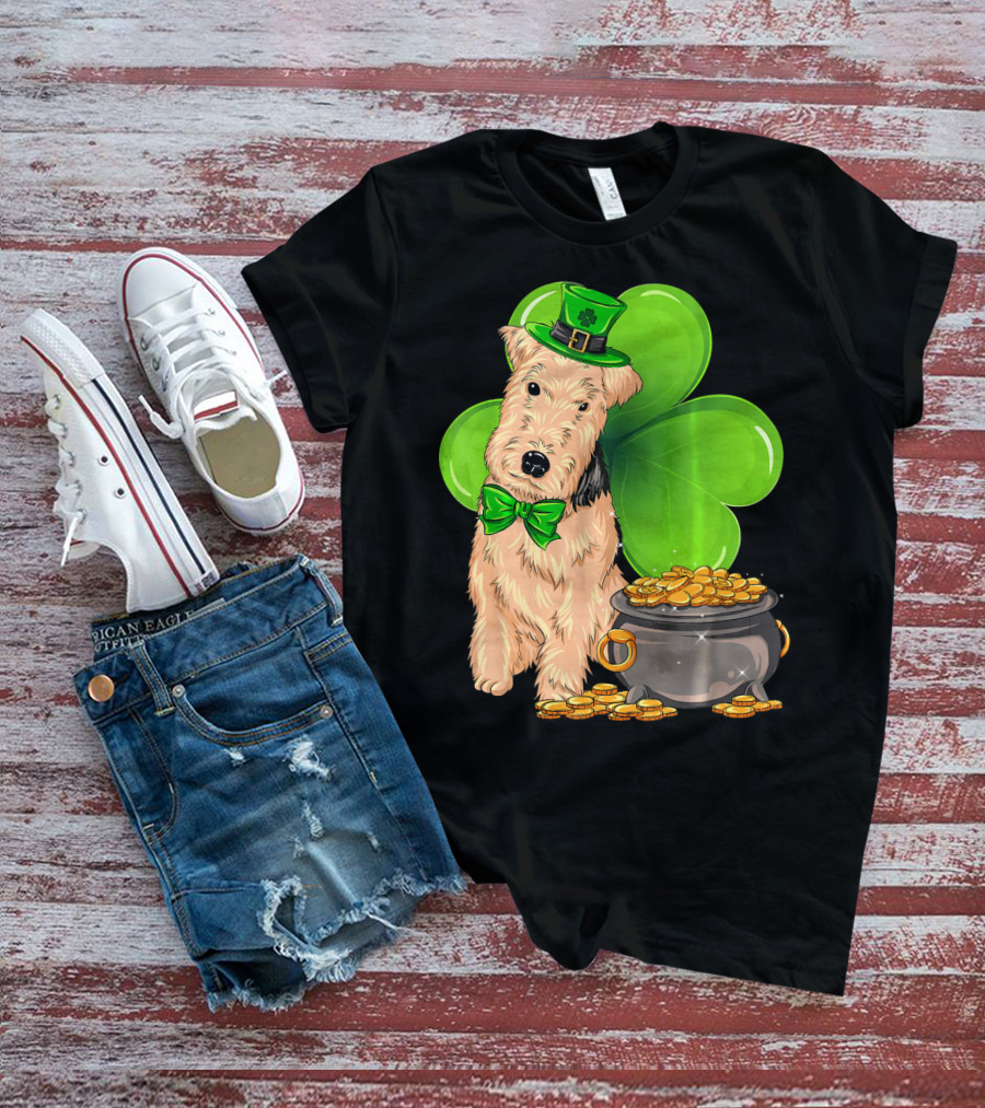 Lakeland Terrier St Patricks Day Leprechaun Hat Shamrock Pot Of Gold T-Shirt