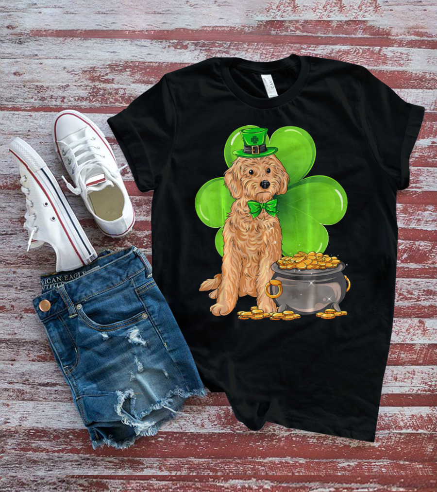 Cockapoo St Patricks Day Leprechaun Dog With Shamrock And Pot Of Gold T-Shirt