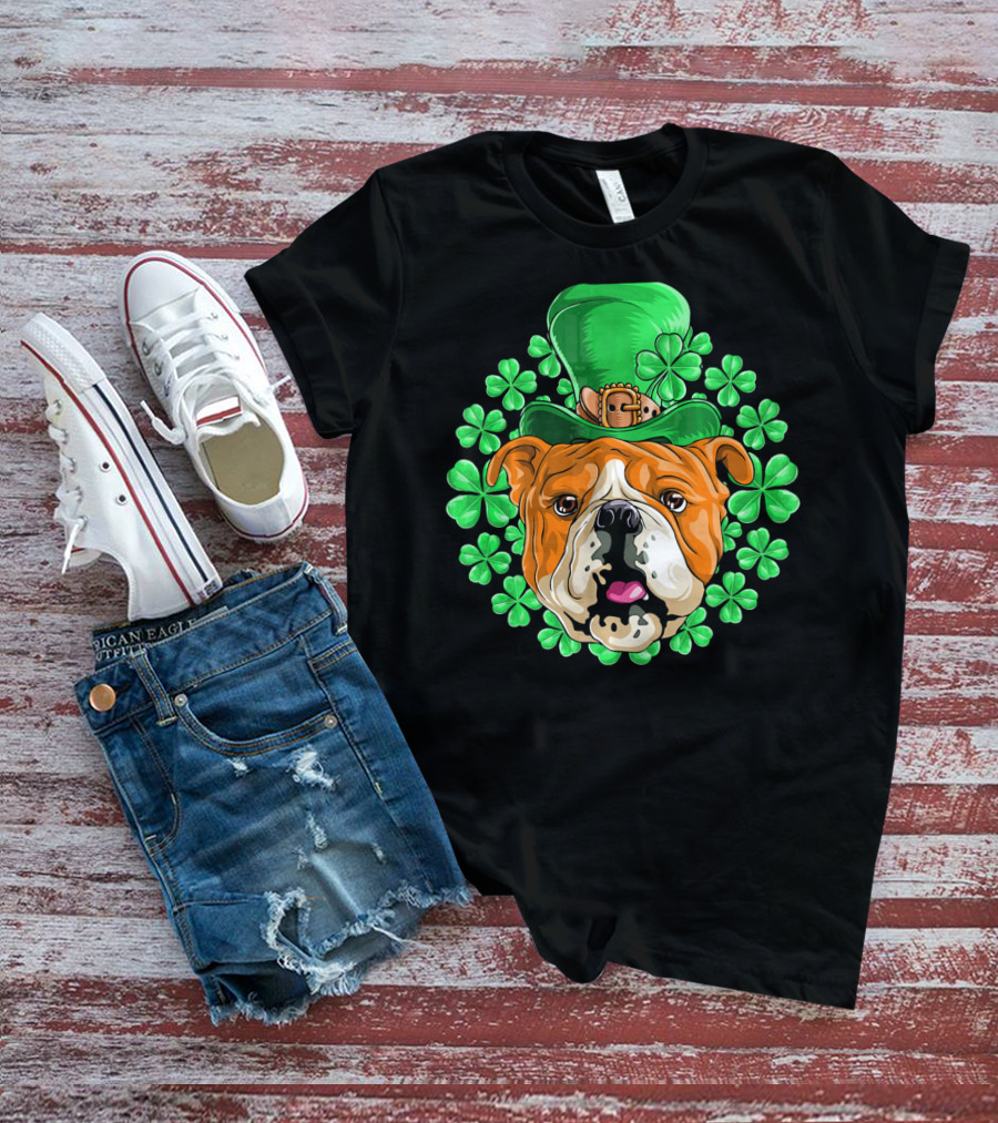 English Bulldog In Leprechaun Hat With Clover Background T-Shirt