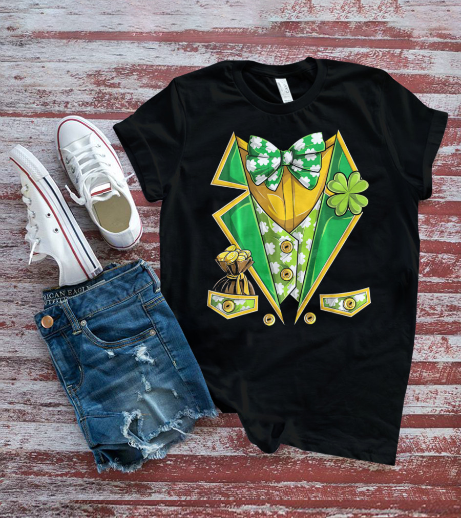 Leprechaun Costume St Patricks Green Suit With Shamrocks And Gold Coins T-Shirt