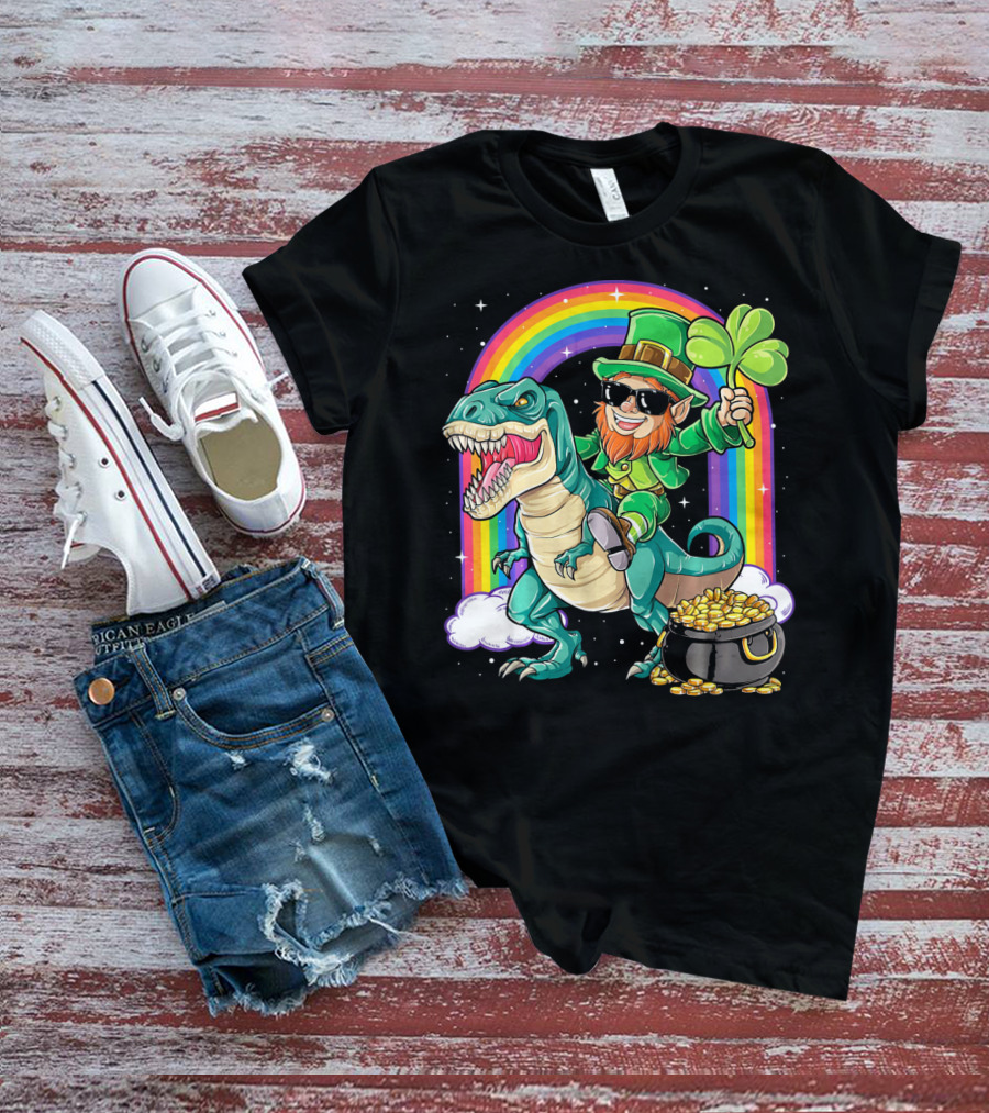 Leprechaun Riding Dinosaur T-Rex Shamrock Rainbow Pot Of Gold St Pat's Day T-Shirt