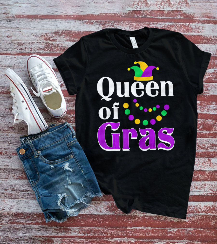 Queen Of Gras Funny Mardi Gras Beads And Jester Hat T-Shirt