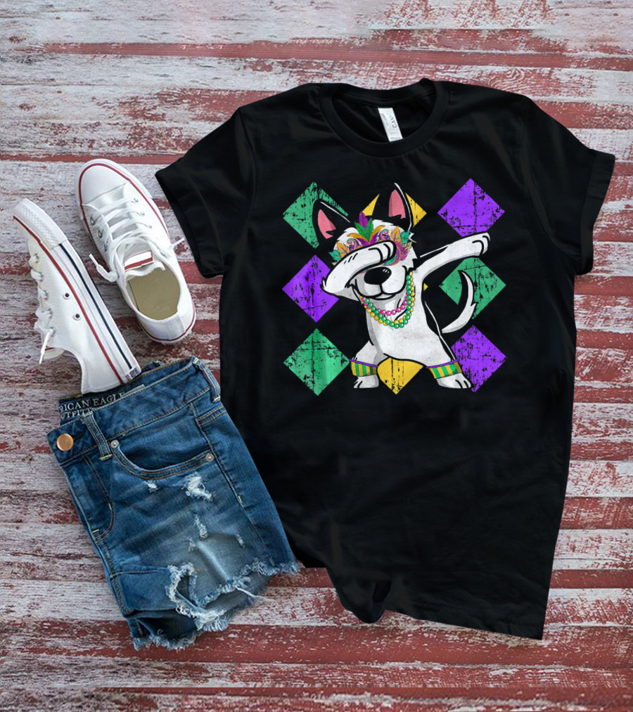 Funny Husky Dabbing In Colorful Mardi Gras Mask With Beads And Festive Diamonds T-Shirt