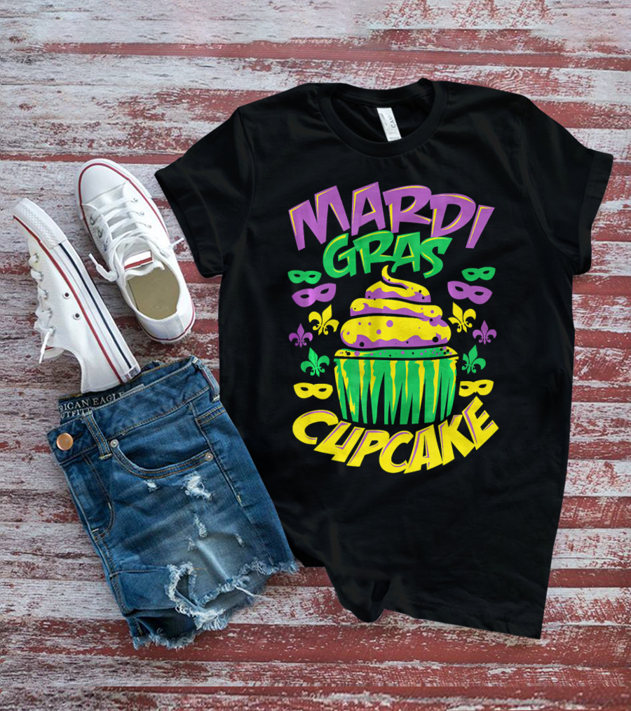 Mardi Gras Cupcake New Orleans Masks Fleur-de-Lis T-Shirt