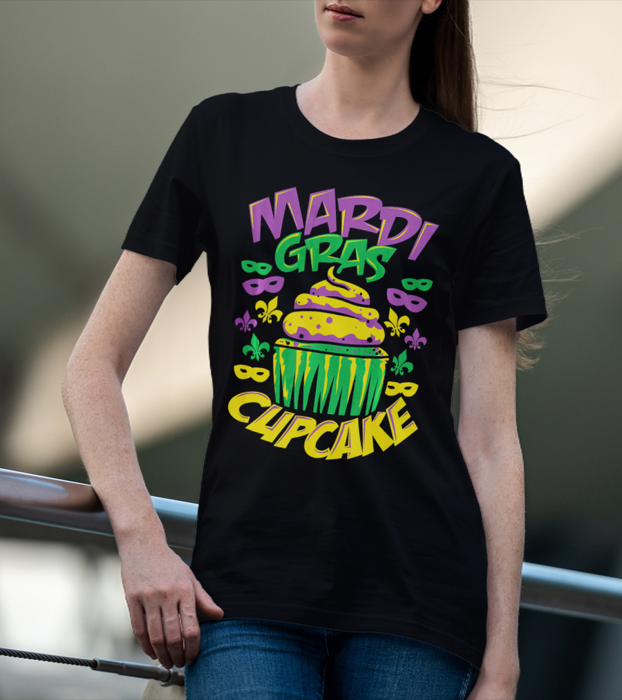 Mardi Gras Cupcake New Orleans Masks Fleur-de-Lis T-Shirt