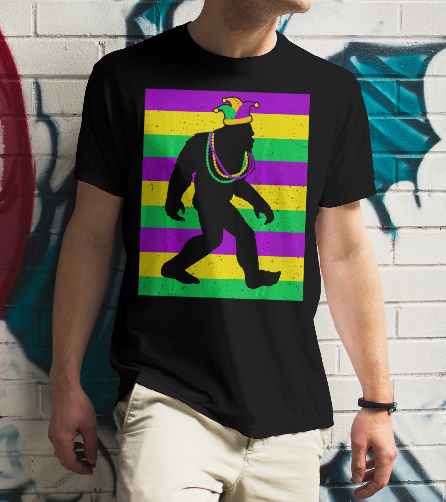 Bigfoot Sasquatch In Mardi Gras Jester Hat And Beads T-Shirt