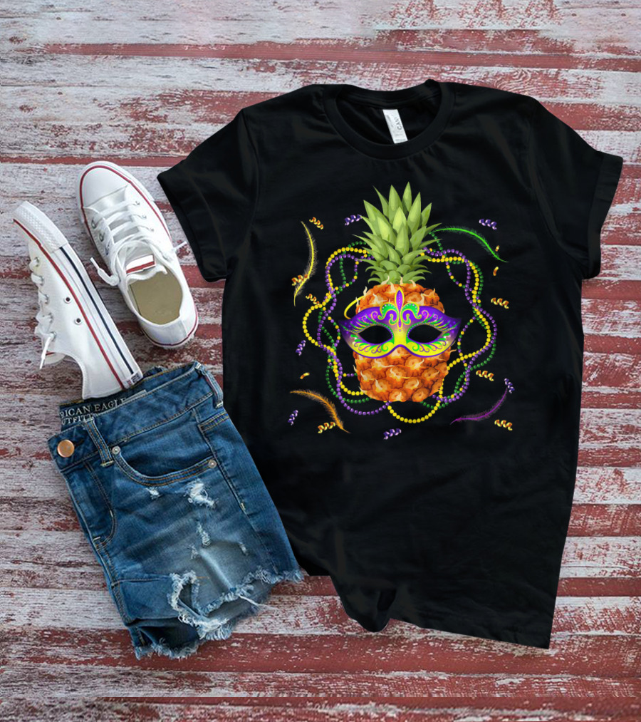 Pineapple Mardi Gras Funny Mask Beads Feathers T-Shirt