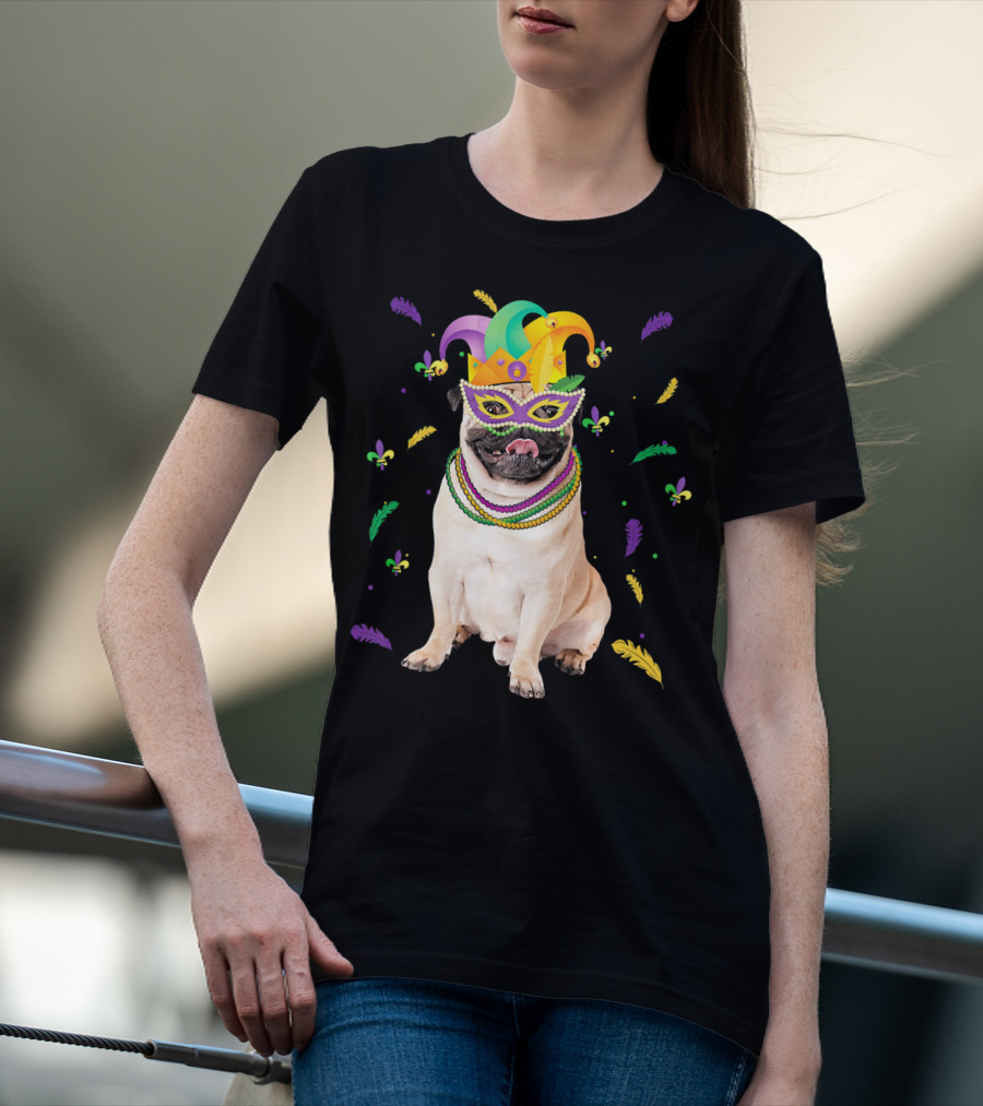 Mardi Gras Pug With Beads And Jester Mask T-Shirt