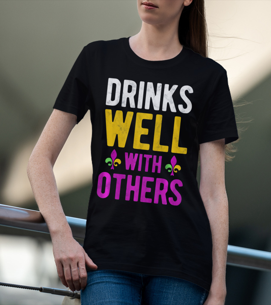 Drinks Well With Others Mardi Gras Fleur-de-Lis Symbols T-Shirt